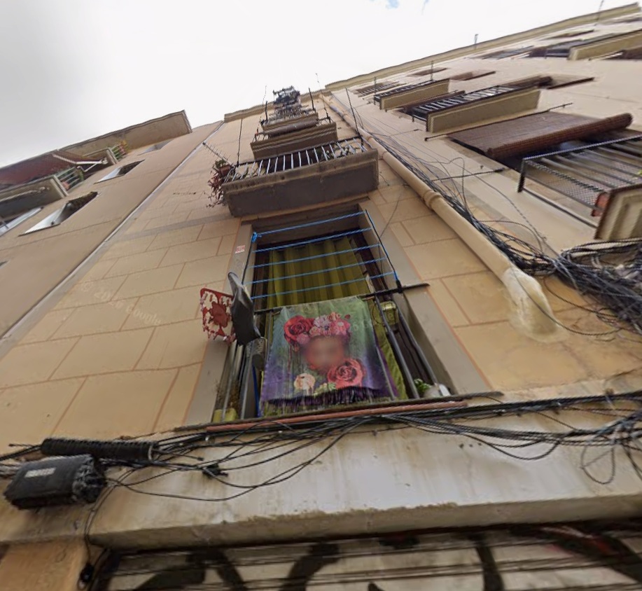 Partially restored flat of 34 m2 in Ciutat Vella, Borne