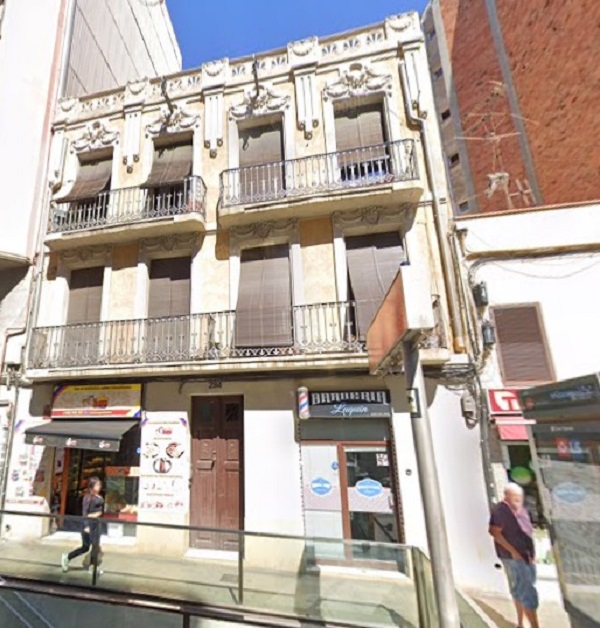 For renovation flat of 43 m2 in Sants-Montjuic, Sants-Badal