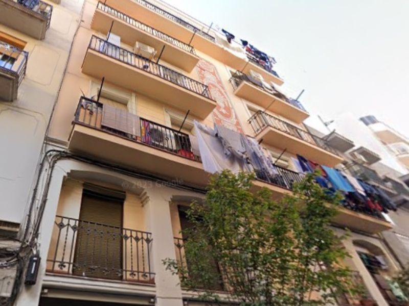 Encantadora vivienda totalmente reformada ubicada a pocas calles del estadio Camp Nou, Barcelona.