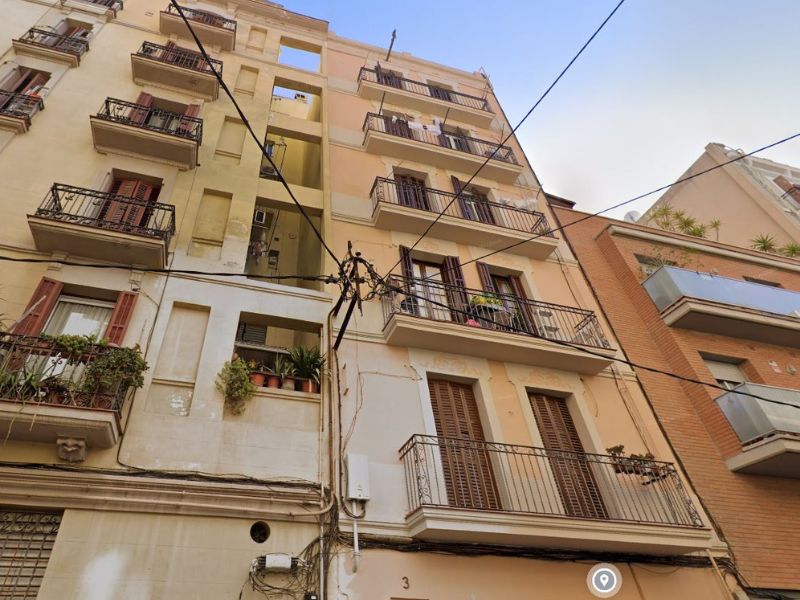 Oportunidad de inmueble en excelente estado, ideal para renta. Ubicado entre dos avenidad importantes, Barcelona. 
