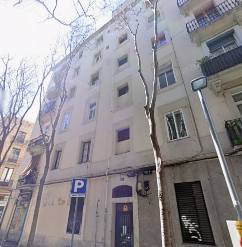 Oportunidad en Sants departamento luminoso con alto potencial