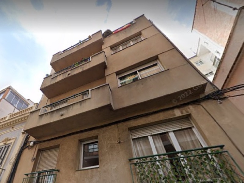 Partially restored flat of 65 m2 in Horta-Guinardó, Baix Guinardó