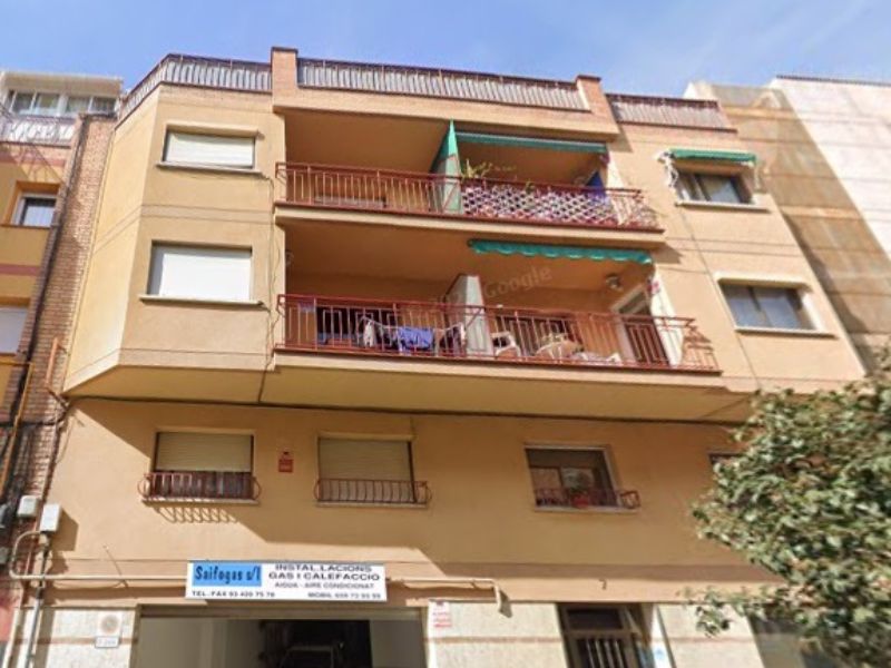 Vivienda amplia y luminosa ubicada en excelente barrio residencial, Barcelona.