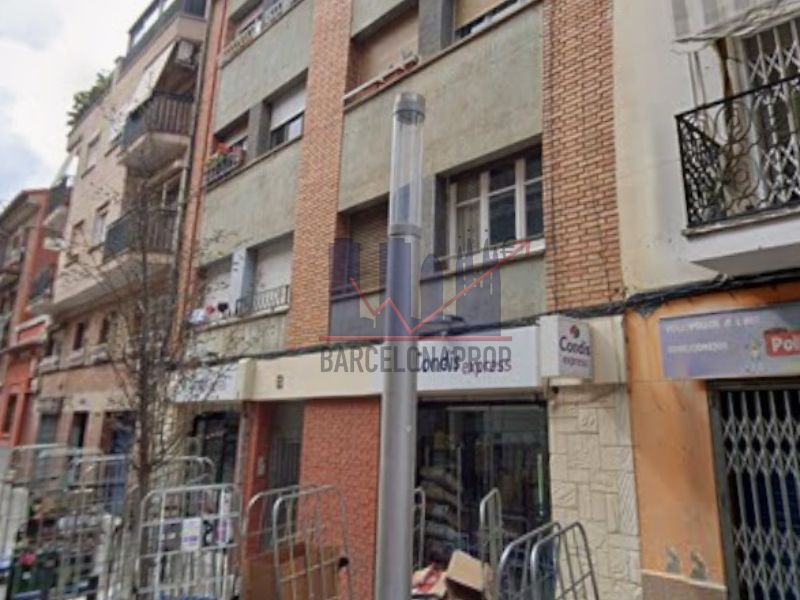 Bonito departamento con potencial en Nou Barris